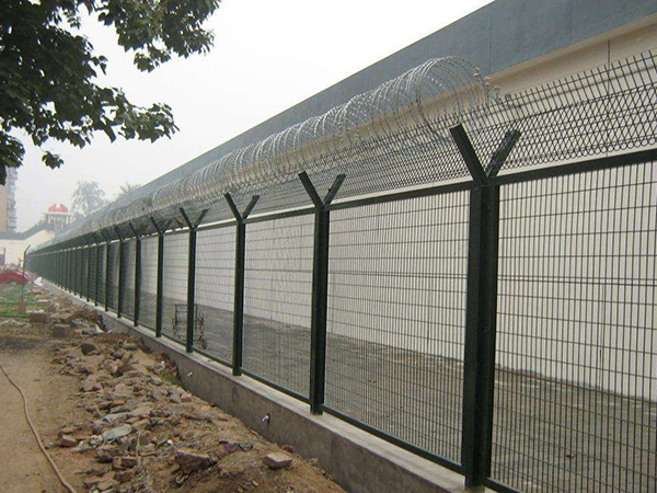 監(jiān)獄隔離網(wǎng)圖片2