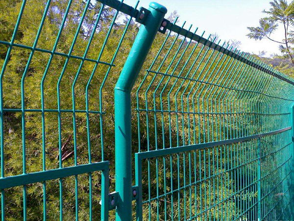 鐵絲網圍墻圖片1