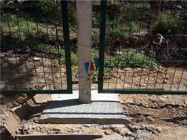 鐵路護欄_金屬柵欄網片工程案例圖片3