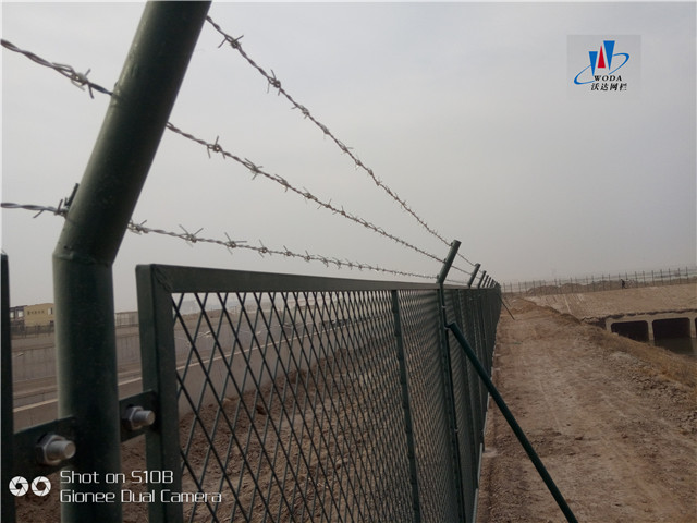 北京大興機場附近河道護欄網案例圖片2