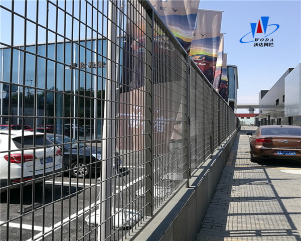 圍墻護欄網(wǎng)圖片1